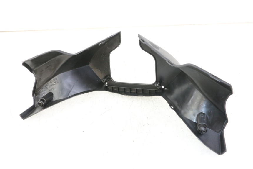 photo de HANDLE BAR REAR PANEL KYMCO XCITING 500 (2007 - 2010) - Alternative perspective