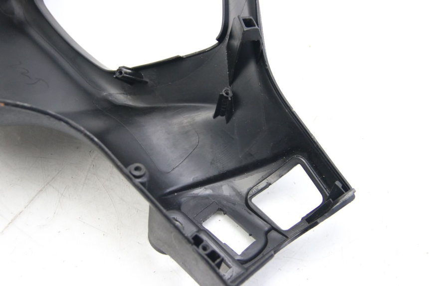 photo de REAR HANDLEBAR COVER PIAGGIO LIBERTY IGET 4T 50 (2015 - 2020) - Additional view of the item