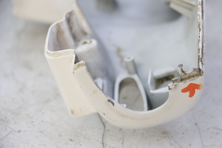 photo de HANDLE BAR REAR PANEL PIAGGIO LXV 4T 50 (2009 - 2013) - Zoom on usage condition