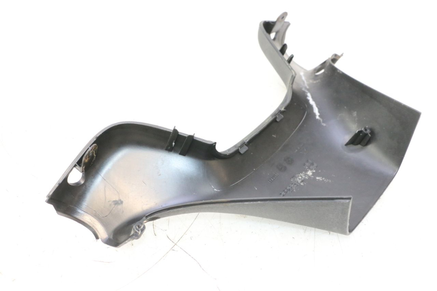photo de HANDLE BAR REAR PANEL PIAGGIO MP3 125 (2006 - 2014) - Zoom on usage condition