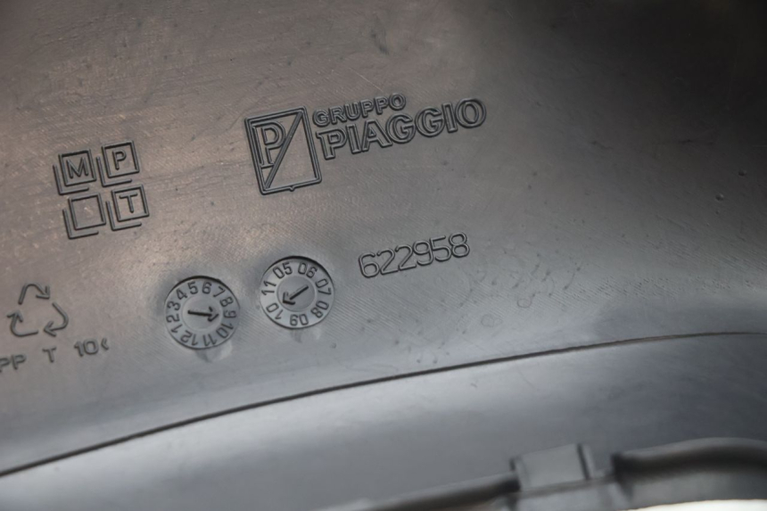 photo de REAR HANDLEBAR COVER PIAGGIO MP3 500 (2011 - 2015) - Product overview