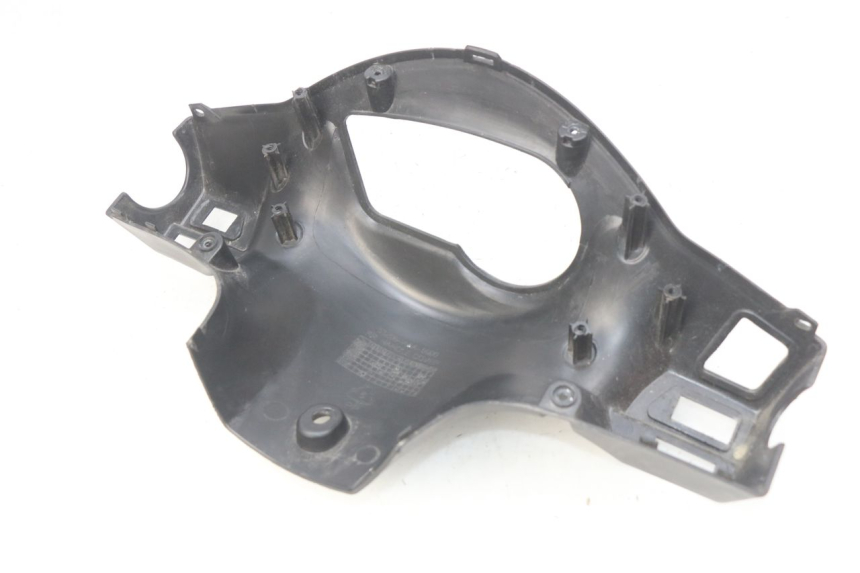 photo de REAR HANDLEBAR COVER SYM ORBIT 2 2T 50 (2008 - 2018) - Zoom on usage condition