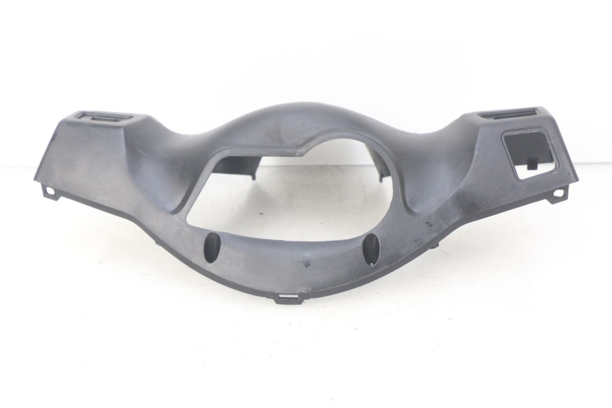 photo de HANDLE BAR REAR PANEL SYM ORBIT 2 4T 50 (2008 - 2017) - Zoom on usage condition