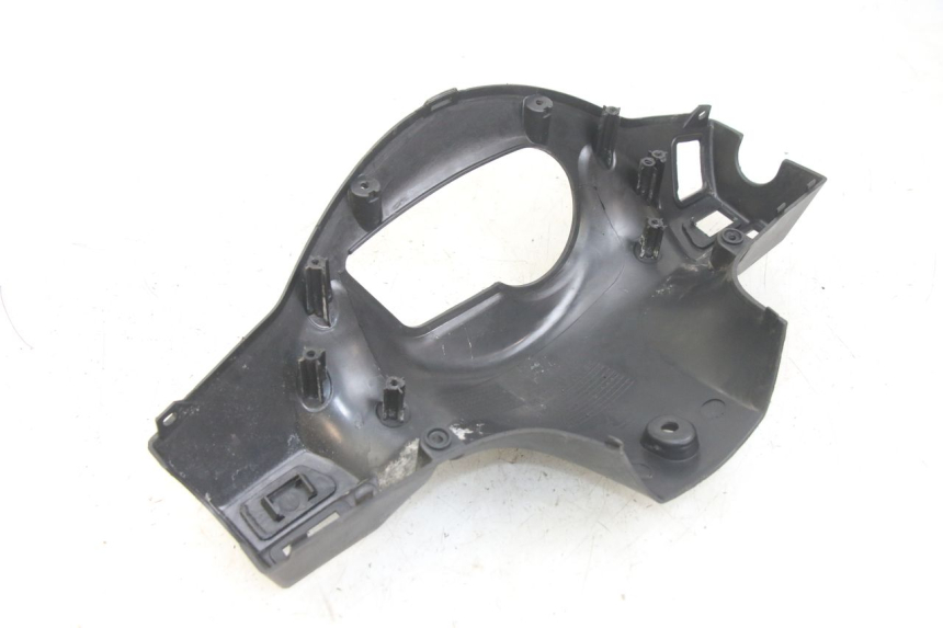 photo de REAR HANDLEBAR COVER SYM ORBIT 2 4T 50 (2018 - 2022) - Zoom on usage condition