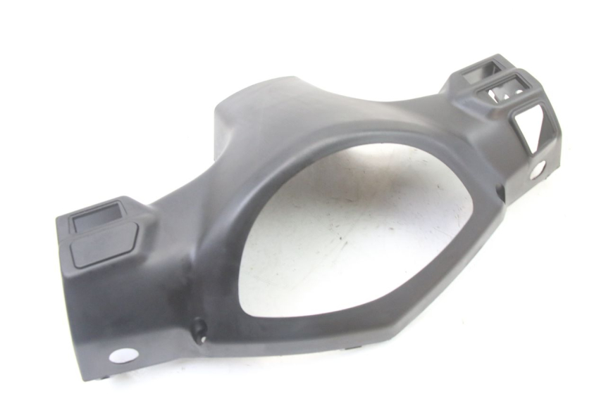 photo de HANDLE BAR REAR PANEL SYM ORBIT III 3 4T 50 (2021 - 2025) - Zoom on usage condition