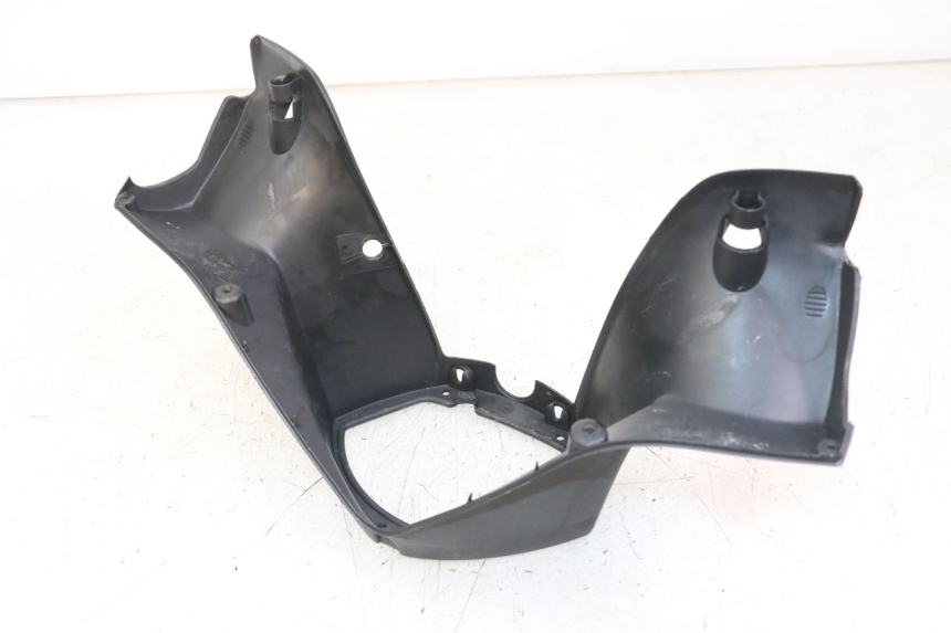 photo de REAR HANDLEBAR COVER PEUGEOT ELYSTAR 50 (2002 - 2014) - Fixing points details