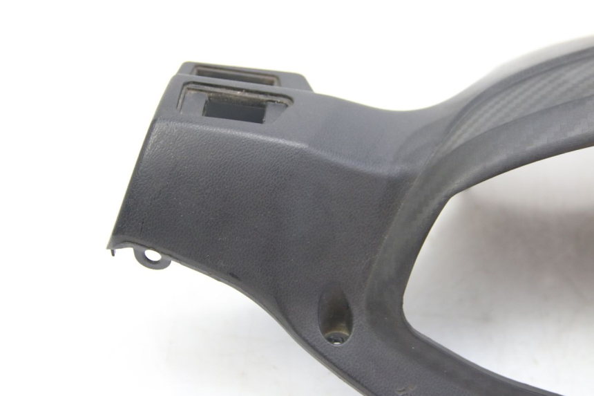 photo de REAR HANDLEBAR COVER RED ELECTRIC RED E PRO 1 (2017 - 2019) - Technical close-up