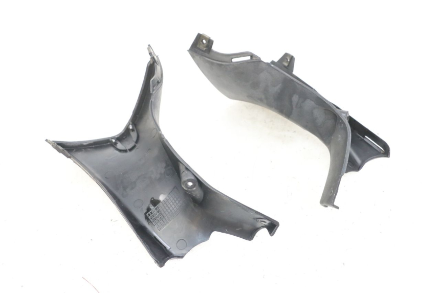 photo de Rear handlebar cover DAELIM S3 125 (2010 - 2017) - Alternative perspective