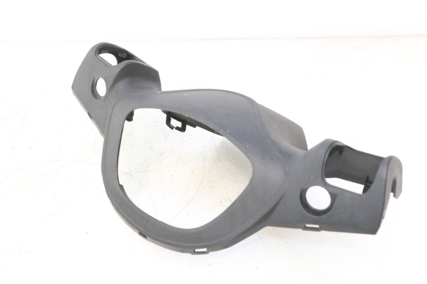photo de REAR HANDLEBAR COVER JM MOTORS SANTANA 50 (2014 - 2023) - Alternative perspective