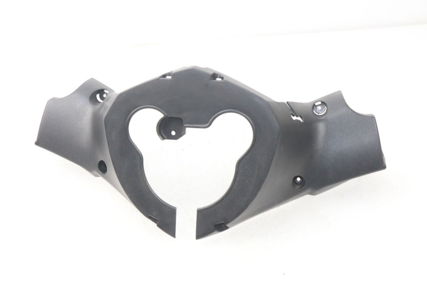 photo de HANDLE BAR REAR PANEL PEUGEOT SATELIS 125 (2006 - 2009) - Alternative perspective