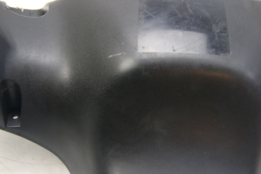 photo de REAR HANDLEBAR COVER SUZUKI SIXTEEN 125 (2008 - 2010) - Zoom on usage condition