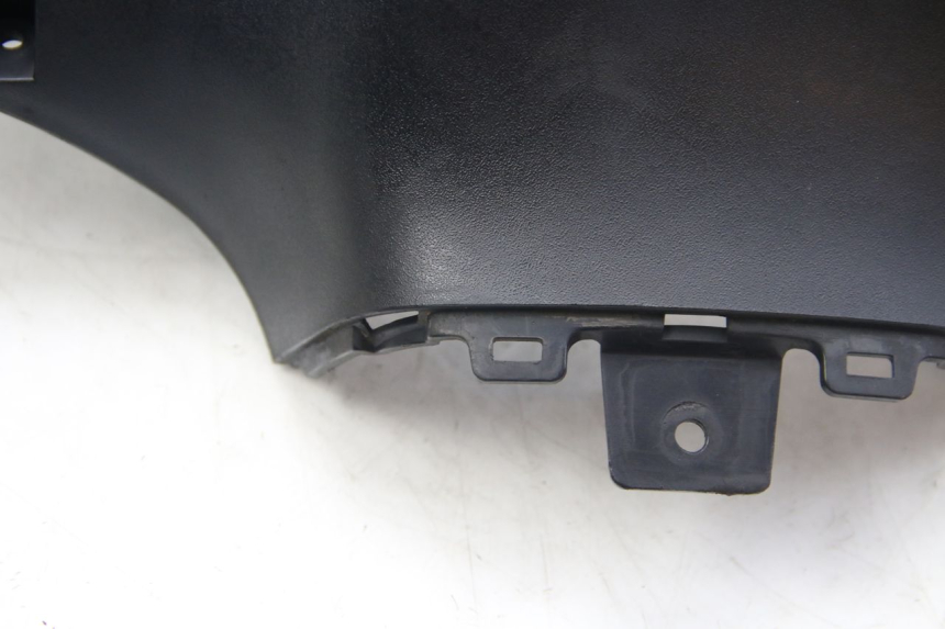 photo de REAR HANDLEBAR COVER SUZUKI SIXTEEN 125 (2008 - 2010) - Alternative perspective