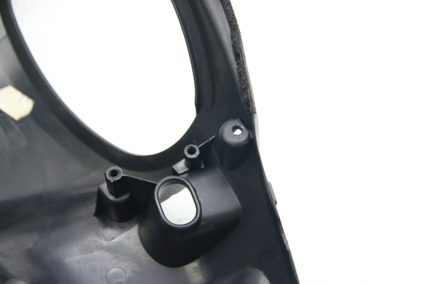 photo de REAR HANDLEBAR COVER SUZUKI SIXTEEN 125 (2008 - 2010) - Product overview
