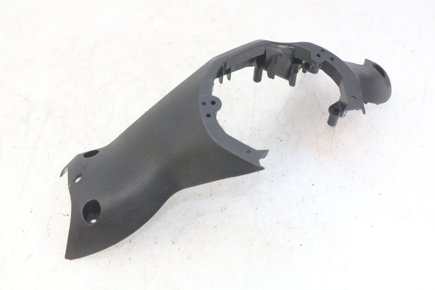 photo de REAR HANDLEBAR COVER MBK SKYCRUISER 125 (2010 - 2013) - Fixing points details