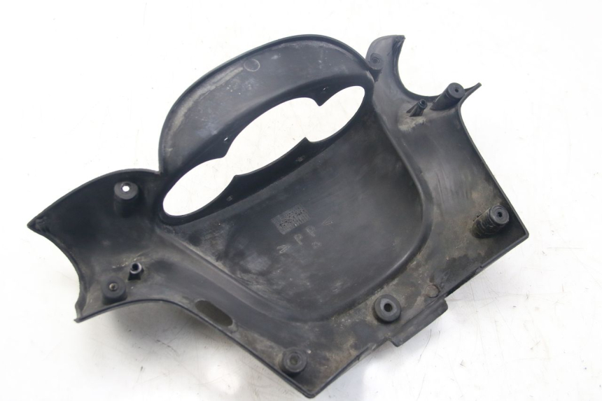 photo de REAR HANDLEBAR COVER MBK SKYLINER 125 (1998 - 2001) - Technical close-up