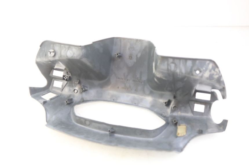 photo de REAR HANDLEBAR COVER PEUGEOT SV 125 (1991 - 1994) - Alternative perspective