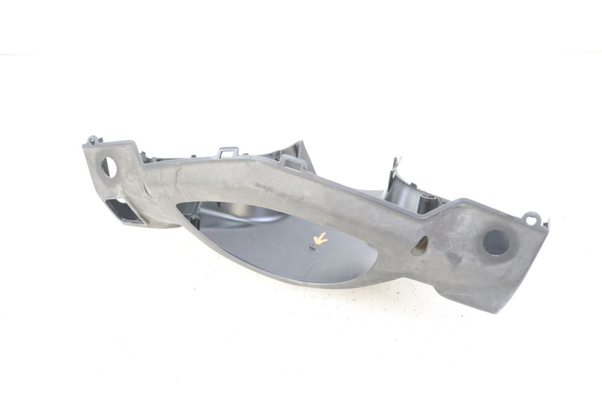 photo de REAR HANDLEBAR COVER SYM ORBIT III 3 4T 50 (2018 - 2021) - Fixing points details