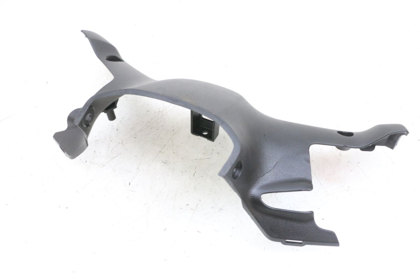 photo de HANDLE BAR REAR PANEL YAMAHA TRICITY 300 (2020 - 2024) - Zoom on usage condition