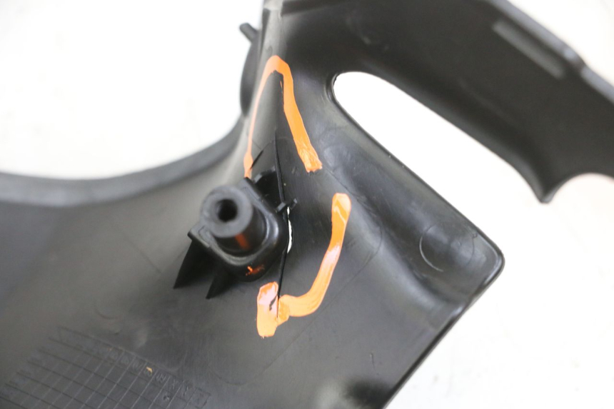 photo de HANDLE BAR REAR PANEL YAMAHA TRICITY 300 (2020 - 2024) - Surface and material condition