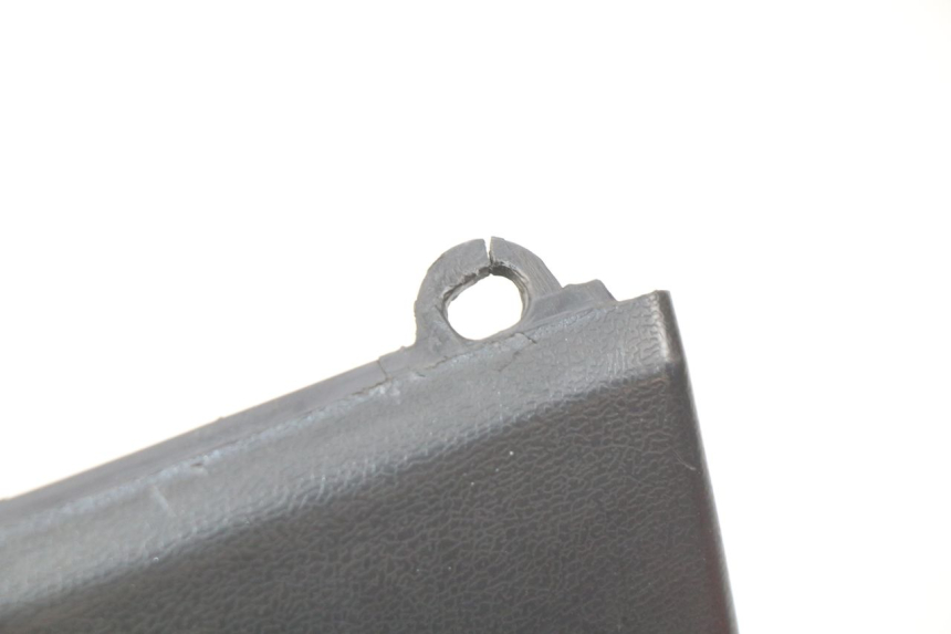 photo de REAR HANDLEBAR COVER PEUGEOT TWEET 4T 50 (2018 - 2022) - Zoom on usage condition