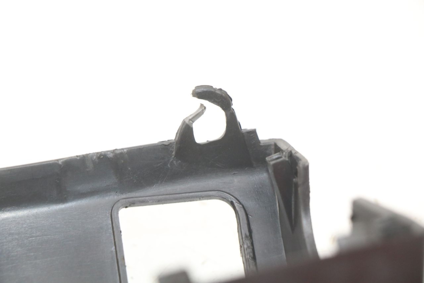 photo de REAR HANDLEBAR COVER PEUGEOT TWEET 4T 50 (2018 - 2022) - Product overview