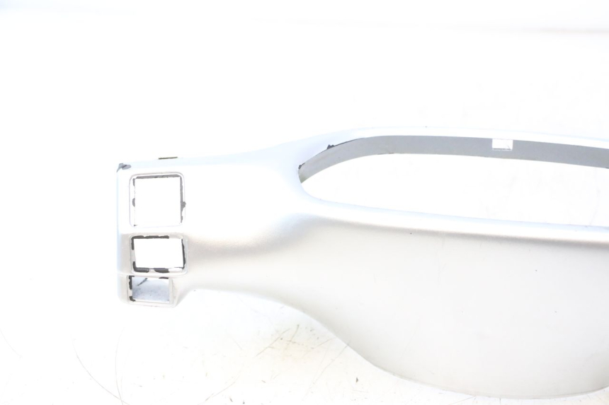 photo de HANDLE BAR REAR PANEL PIAGGIO TYPHOON 50 (1993 - 1999) - Fixing points details