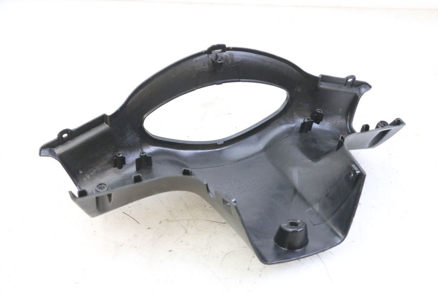 photo de REAR HANDLEBAR COVER PEUGEOT V-CLIC VCLIC 50 (2007 - 2013) - Zoom on usage condition