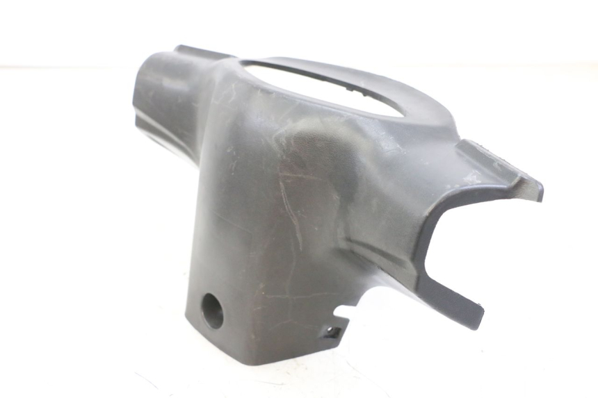 photo de REAR HANDLEBAR COVER PEUGEOT V-CLIC VCLIC 50 (2007 - 2013) - Technical close-up