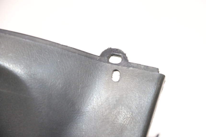 photo de REAR HANDLEBAR COVER PEUGEOT V-CLIC VCLIC 50 (2007 - 2013) - Zoom on usage condition