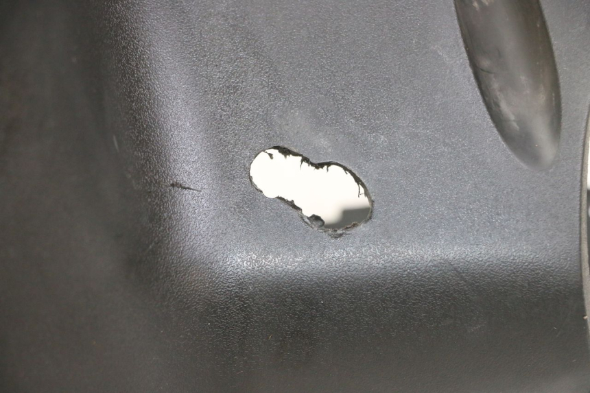 photo de HANDLE BAR REAR PANEL PEUGEOT VIVACITY NEW 4T 50 (2008 - 2017) - Zoom on usage condition