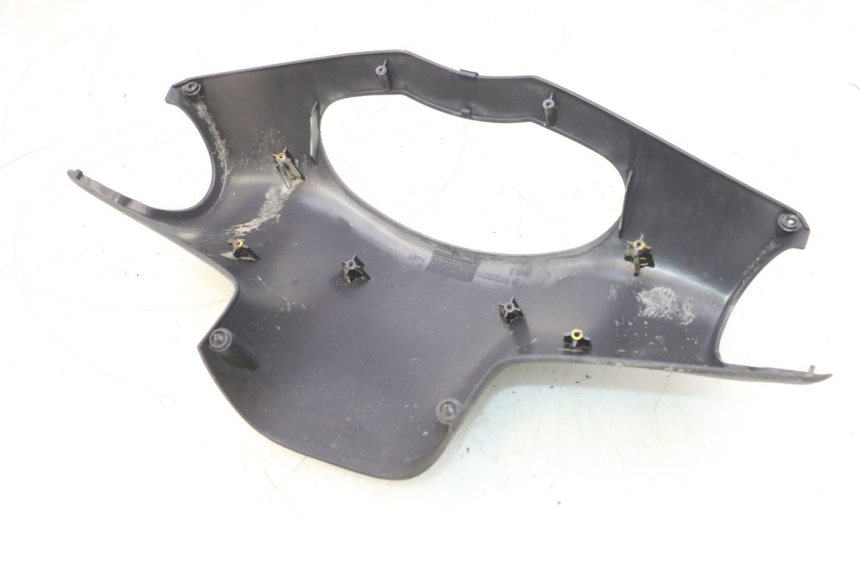 photo de REAR HANDLEBAR COVER PEUGEOT VIVACITY 50 (1998 - 2003) - Fixing points details