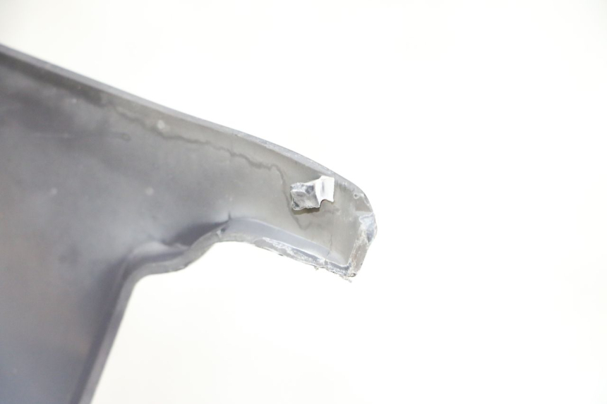 photo de HANDLE BAR REAR PANEL PEUGEOT VIVACITY 100 (1999 - 2008) - Zoom on usage condition