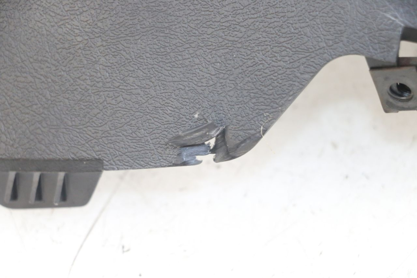 photo de REAR HANDLEBAR COVER YAMAHA XMAX X-MAX 125 (2006 - 2009) - Component detail