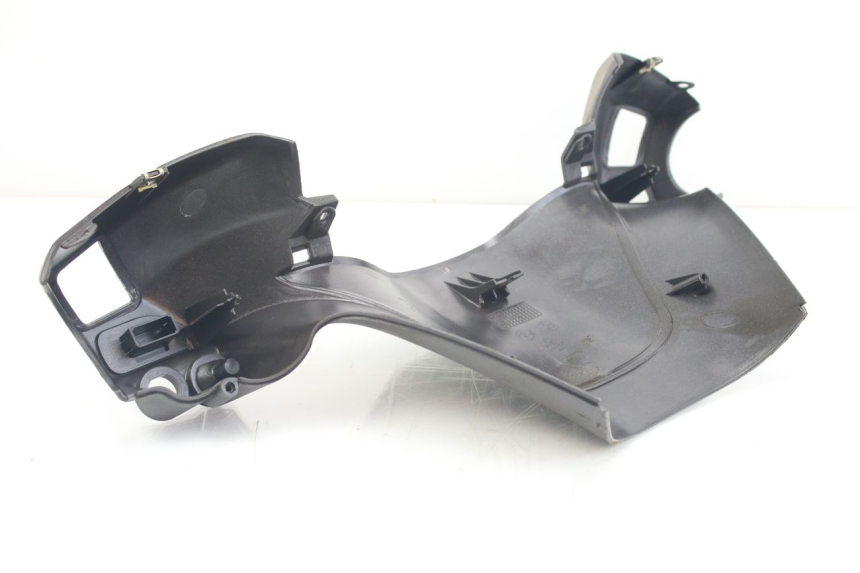 photo de REAR HANDLEBAR COVER PIAGGIO X9 EVOLUTION 125 (2003 - 2007) - Technical close-up