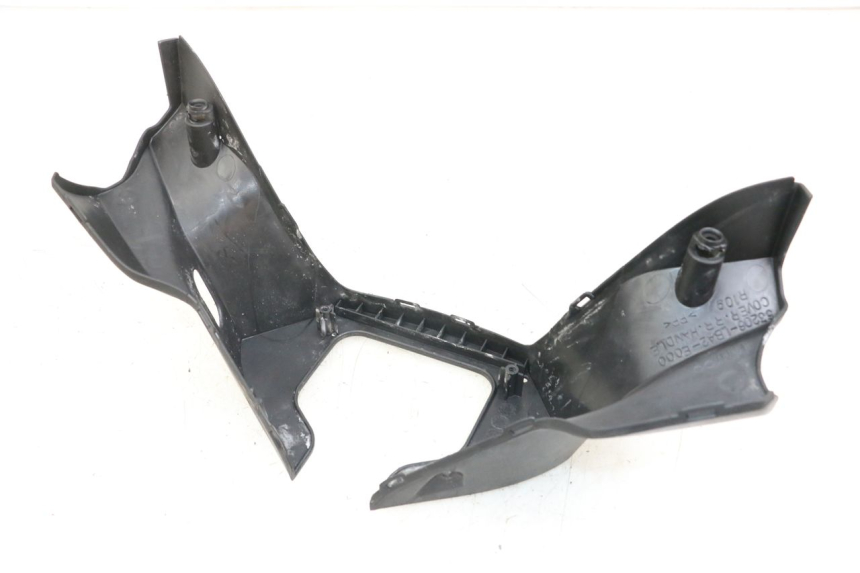 photo de Rear handlebar cover KYMCO XCITING 250 (2006 - 2009) - Zoom on usage condition