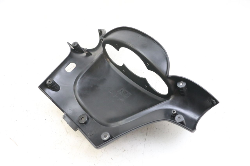 photo de REAR HANDLEBAR COVER YAMAHA YP MAJESTY 125 (2002 - 2006) - Component detail