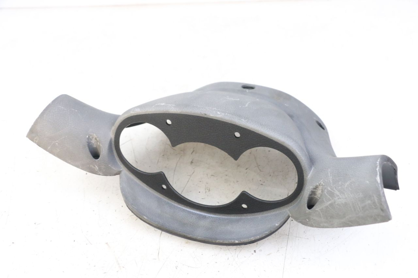 photo de REAR HANDLEBAR COVER YAMAHA YP MAJESTY 125 (2002 - 2006) - Product overview