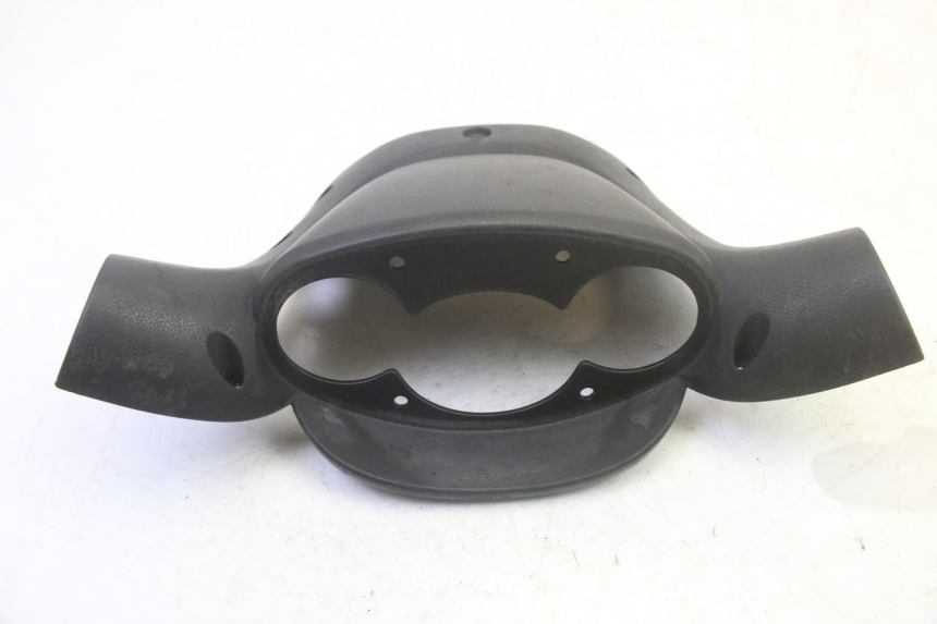 photo de REAR HANDLEBAR COVER YAMAHA YP MAJESTY 125 (2002 - 2006) - Zoom on usage condition