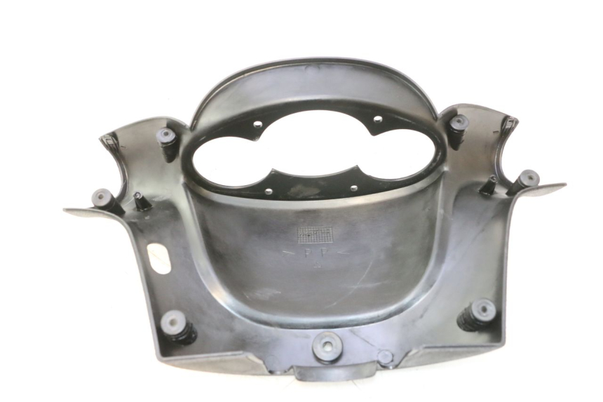 photo de HANDLE BAR REAR PANEL YAMAHA YP MAJESTY 125 (1998 - 2001) - Alternative perspective