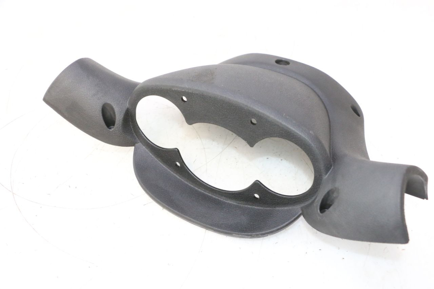 photo de HANDLE BAR REAR PANEL YAMAHA YP MAJESTY 125 (1998 - 2001) - Zoom on usage condition