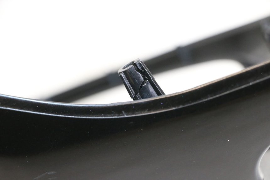 photo de HANDLEBAR COVER FRONT YAMAHA BW'S 50 (2004 - 2017) - Technical close-up