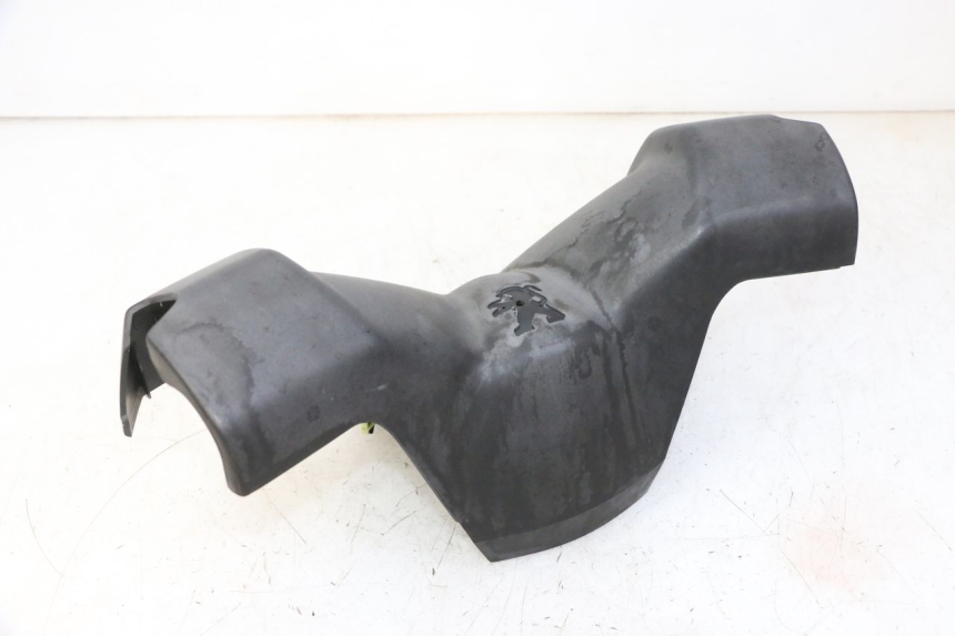 photo de HANDLEBAR COVER FRONT PEUGEOT CITYSTAR 50 (2013 - 2017) - Surface and material condition
