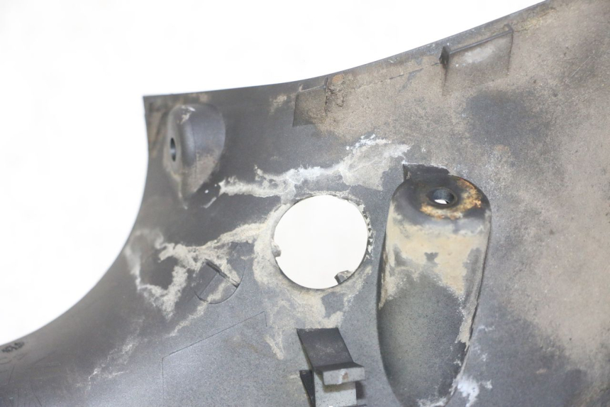 photo de HANDLEBAR COVER FRONT YAMAHA CYGNUS X INJECTION 125 (2007 - 2013) - Zoom on usage condition