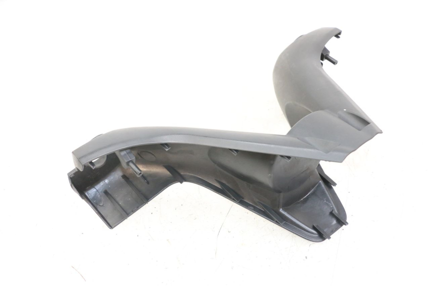 photo de HANDLEBAR COVER FRONT KYMCO DINK 4T 50 (2007 - 2018) - Technical close-up