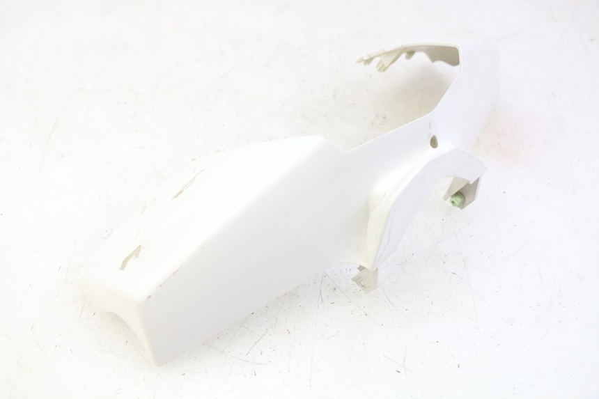 photo de HANDLEBAR COVER FRONT PEUGEOT E-VIVACITY 1 (2012 - 2018) - Fixing points details