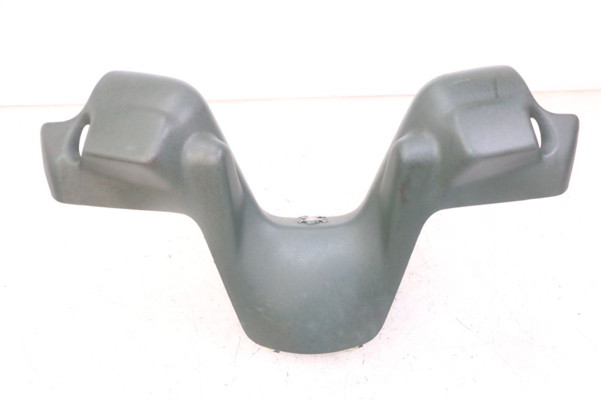 photo de HANDLEBAR COVER FRONT PEUGEOT ELYSEO 125 (1999 - 2004) - Component detail