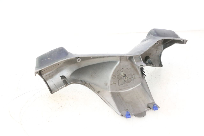 photo de HANDLEBAR COVER FRONT PEUGEOT ELYSTAR 50 (2002 - 2014) - Zoom on usage condition