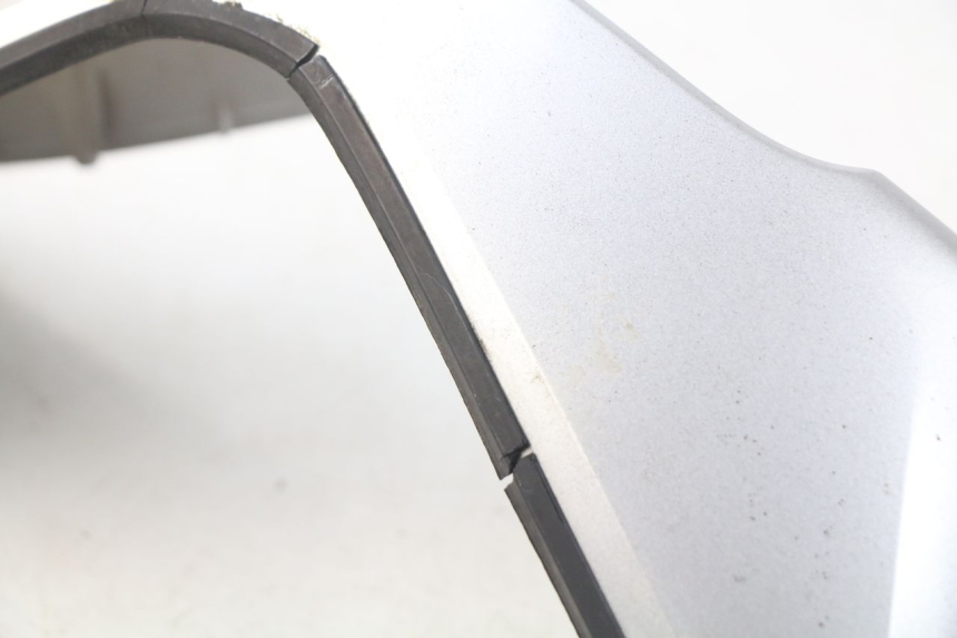 photo de HANDLEBAR COVER FRONT HONDA FES PANTHEON 125 (2003 - 2007) - Fixing points details