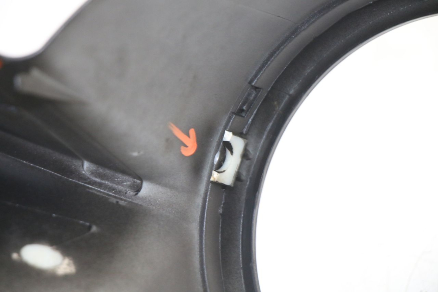 photo de FRONT HANDLEBAR COVER VENESI FLY RETRO 4T 50 (2020 - 2025) - Checked used part