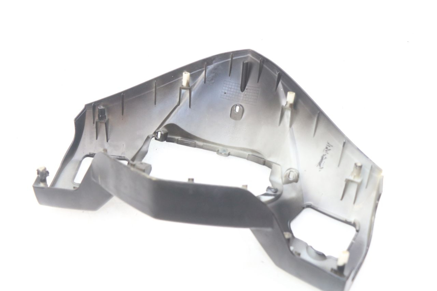 photo de HANDLEBAR COVER FRONT TNT MOTOR GRIDO 2T 50 (2010 - 2019) - Fixing points details
